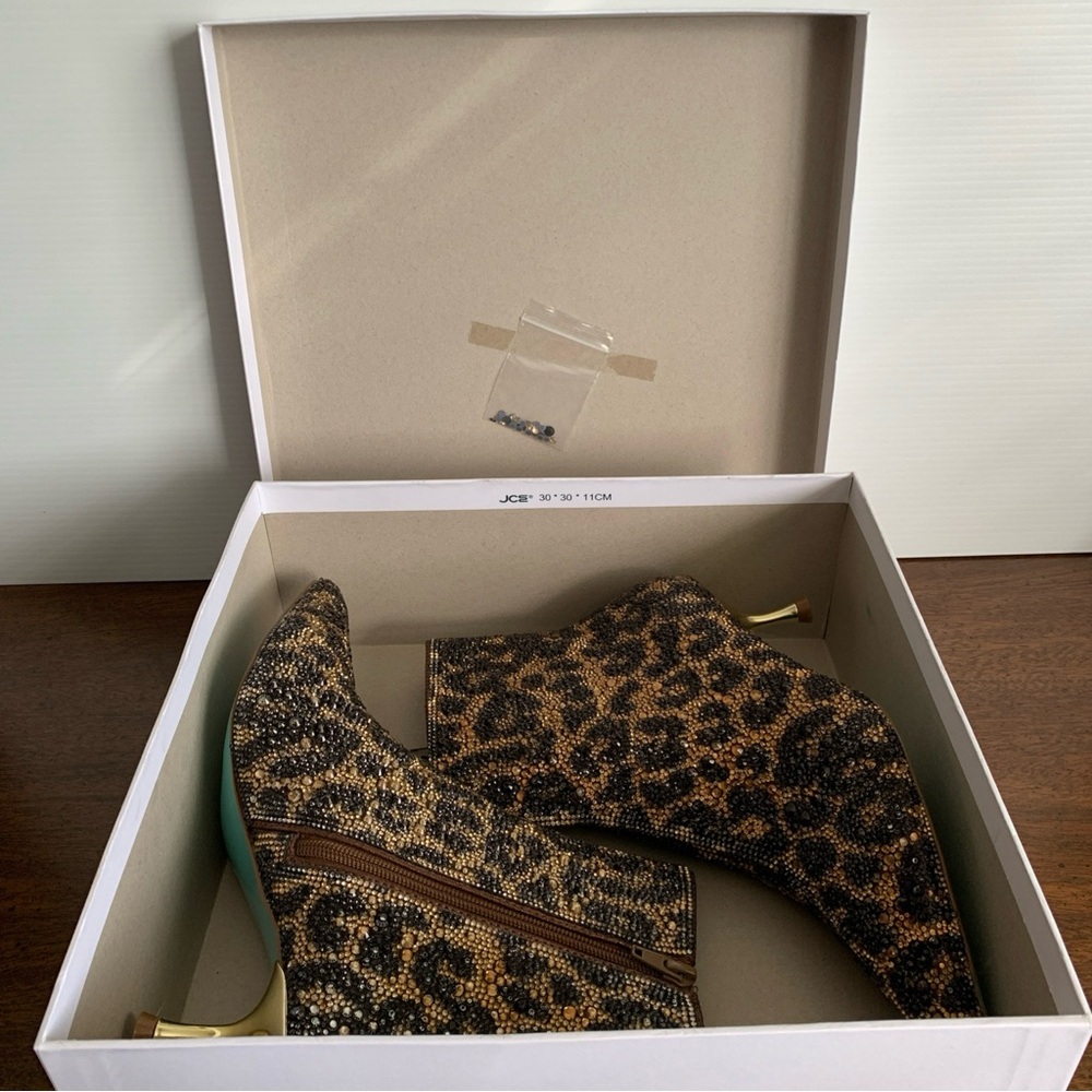 Betsy Johnson Leopard Boots Ladies Size 8 Rhinestone Glitter - Picture 12 of 15
